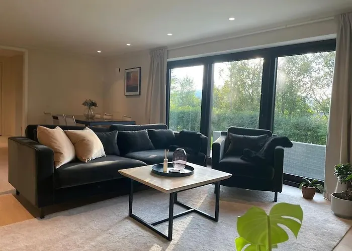 Modern Apartment In Quiet Neighborhood