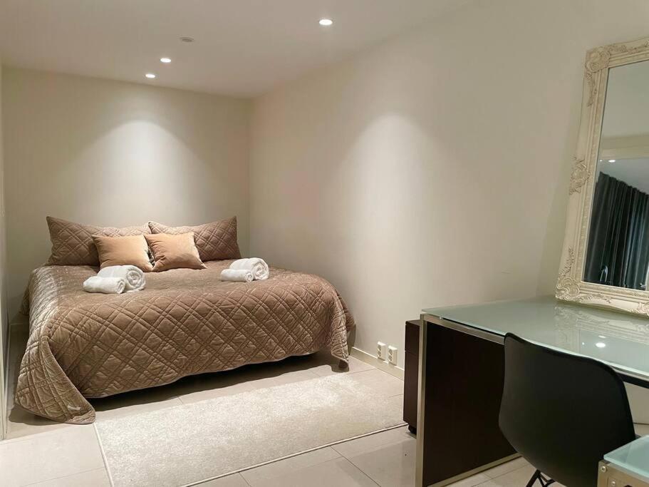 Modern In Quiet Neighborhood Appartement *